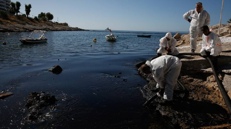 Συγκλονιστικό βίντεο από «drone»: Η οικολογική καταστροφή του Σαρωνικού